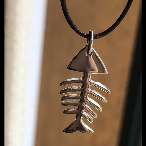 GrisGris Galleries Collection Jewelry - Silver pendant on leather cord 🐟